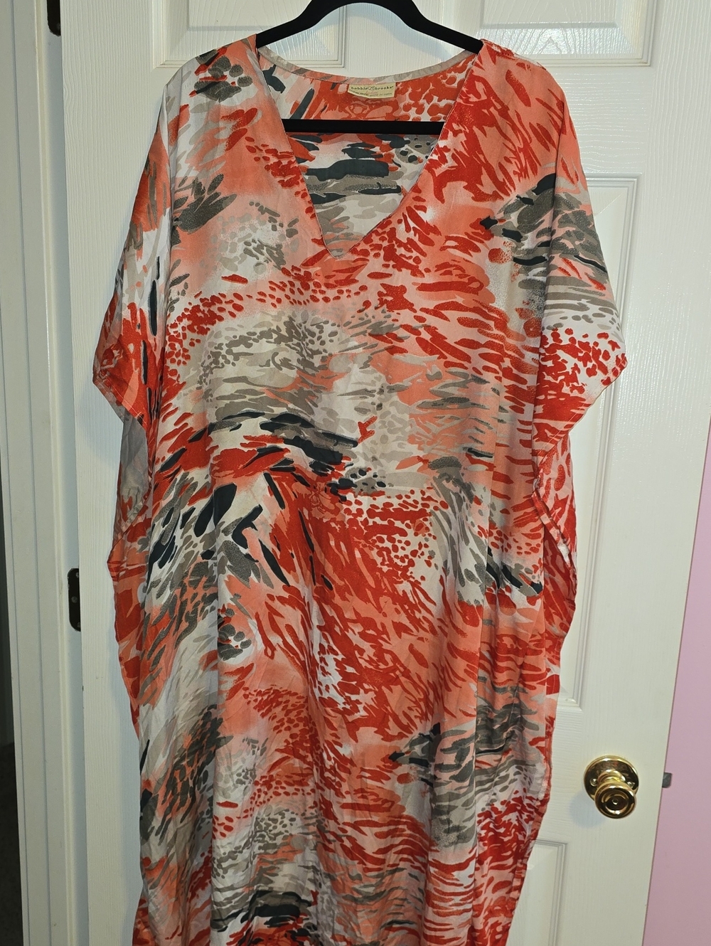 Bobbie Brooks Coral, Gray‎ & Black Abstract Kaftan